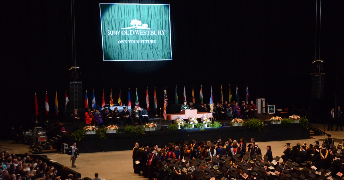 SUNY OLD WESTBURY'S COMMENCEMENT