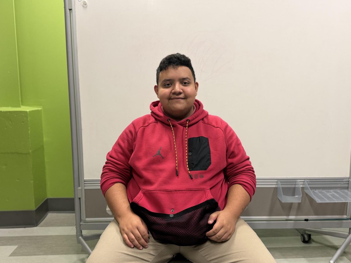 Student Adrian Ospina at the Media Innovation Center at SUNY Old Westbury. Oct. 29, 2025. PHOTO BY: HENRY M. WILSON